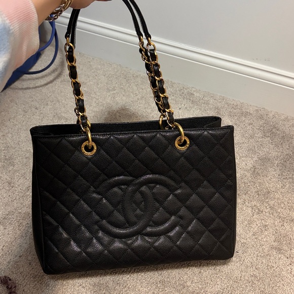 Chanel Grand Shopping Tote - Picture 3 of 17